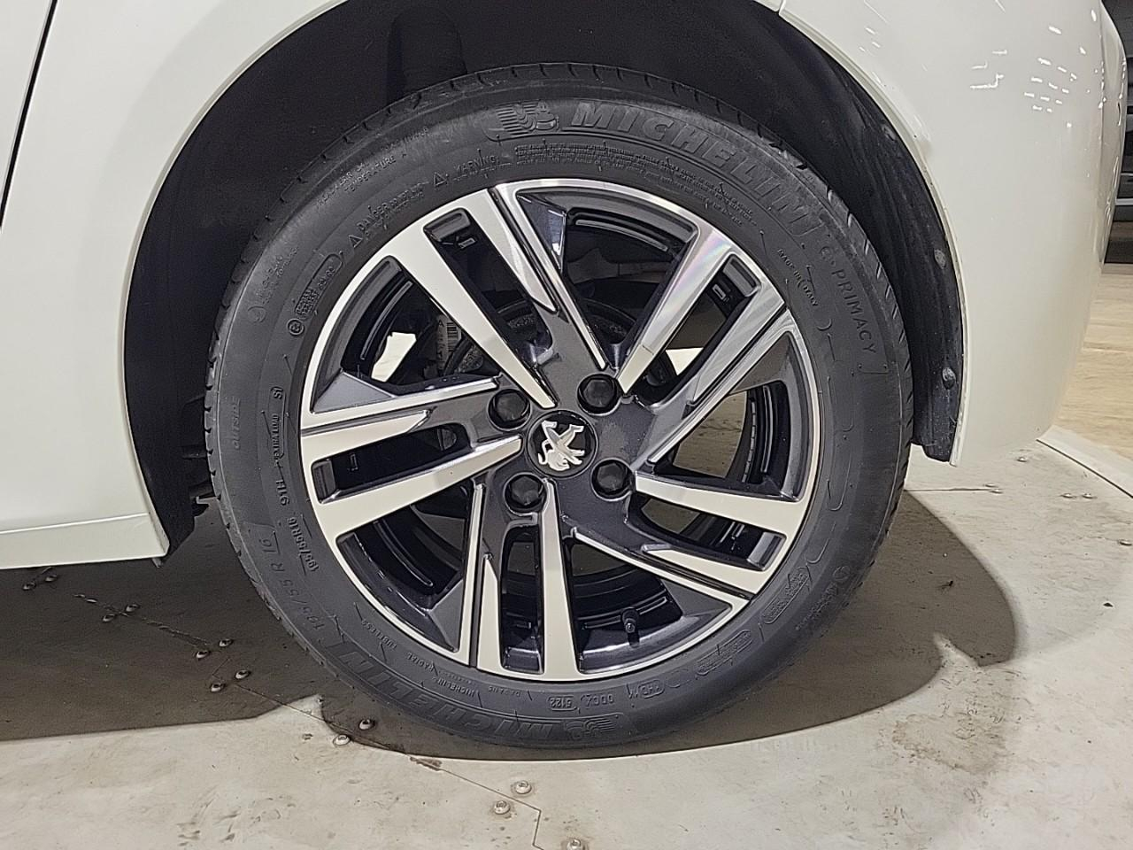 Peugeot 208 puretech 75 s&s bvm5 style — photo 16