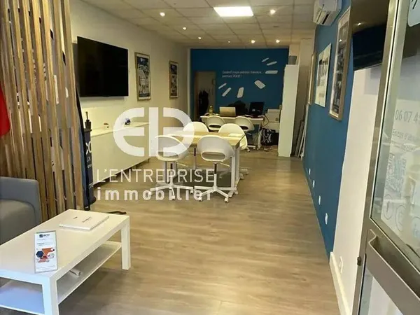 Bureau 45 m²