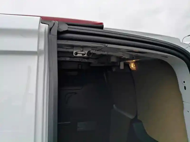 Ford Transit Connect fourgonnette l1 1.0e 100ch trend — photo 19