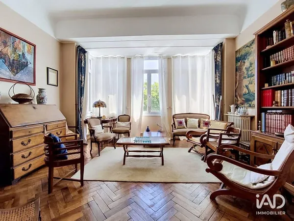 Maison 8 pièces 243 m²