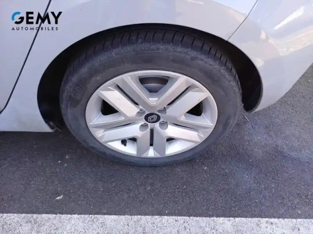 Renault Clio e-tech full hybrid 145 — photo 11