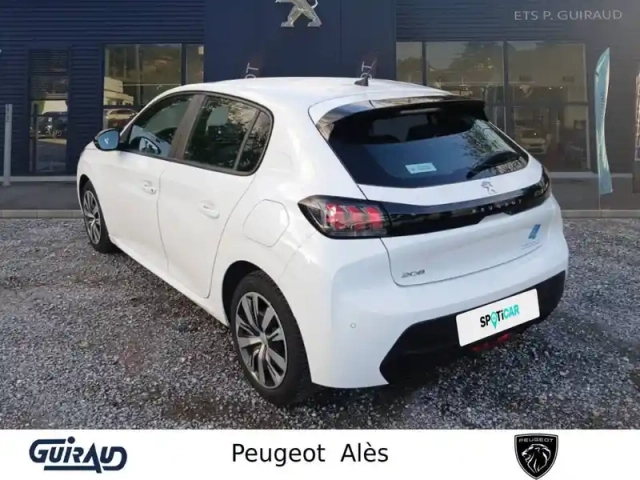 Peugeot 208 puretech 100 s&amp;s bvm6 — photo 29