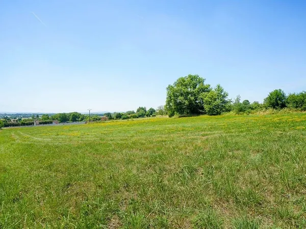 Terrain constructible 7061 m²