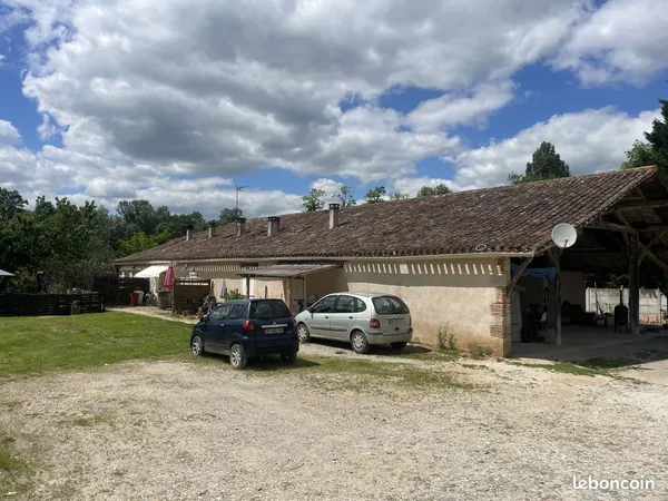 Maison 21 pièces 300 m²