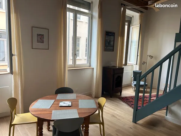 Superbe meublé avec mezzanine de 17 m²