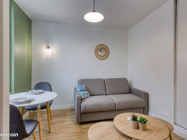 Studio 1 pièce 14 m²