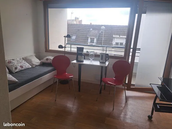 Très beau studio meublé avec Balcon rue des Moissons résidence standing