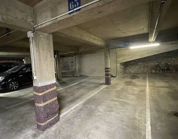 Garage/Parking
