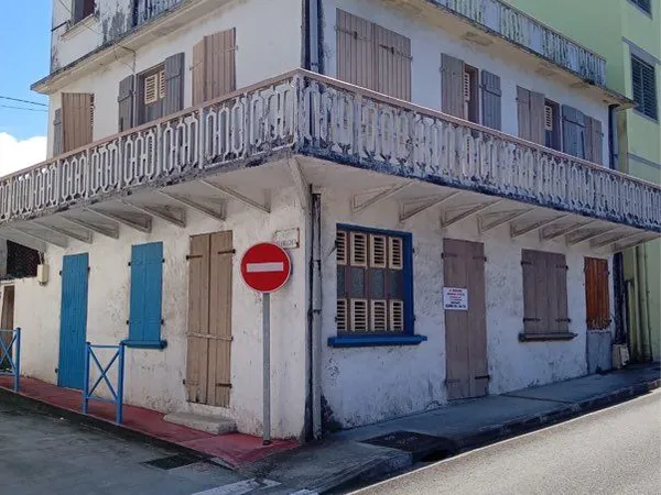 Maison à rénover entièrement - T5 - Macouba