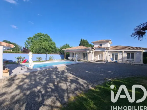 Maison 7 pièces 200 m²