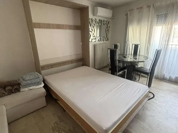 Grand studio meublé et pisciness bail de 3 mois