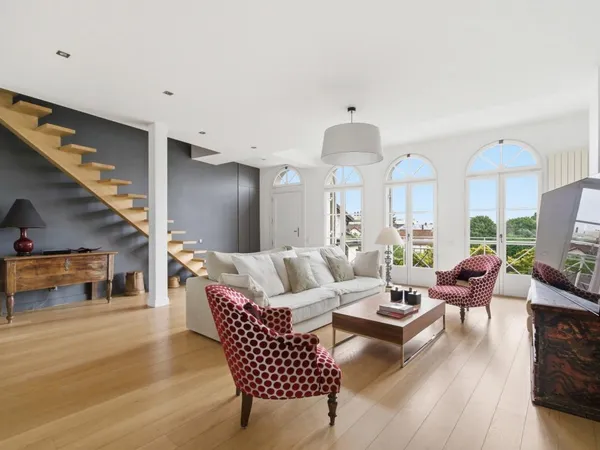 Rue Saint-Pierre – Superbe duplex familial