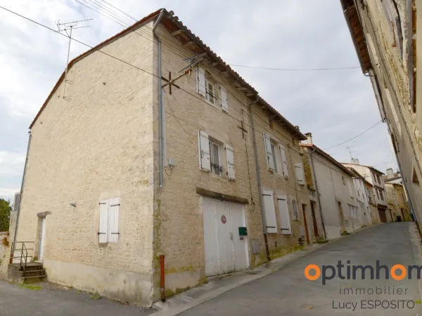 🏡 Maison en pierre au coeur du Ruffec historique