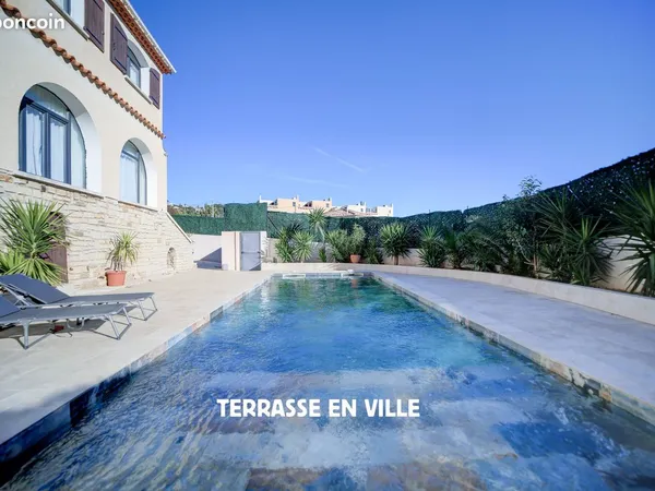 Maison 8 pièces 400 m²