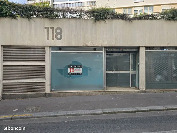 Local 120 m² PARIS