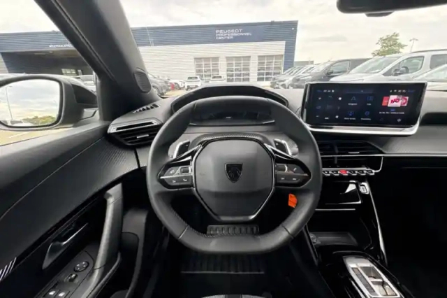 Peugeot 2008 hybrid 136 e-dcs6 — photo 12