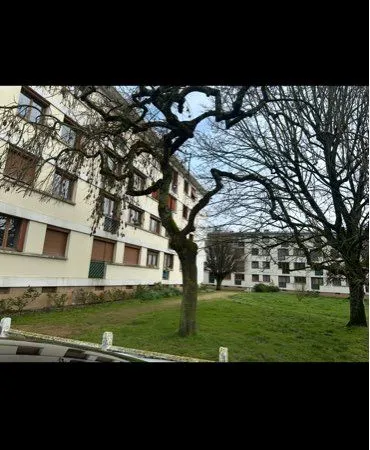 Appartement T3 à rénover - Saint-Cyr-sur-Loire - 56 m² - Parking + cave