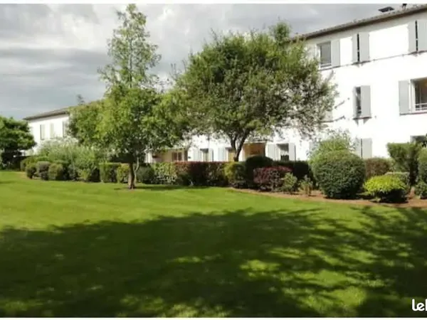 Appartement avec loggia - 3 pièces - 62 m2- Etage 1/1
