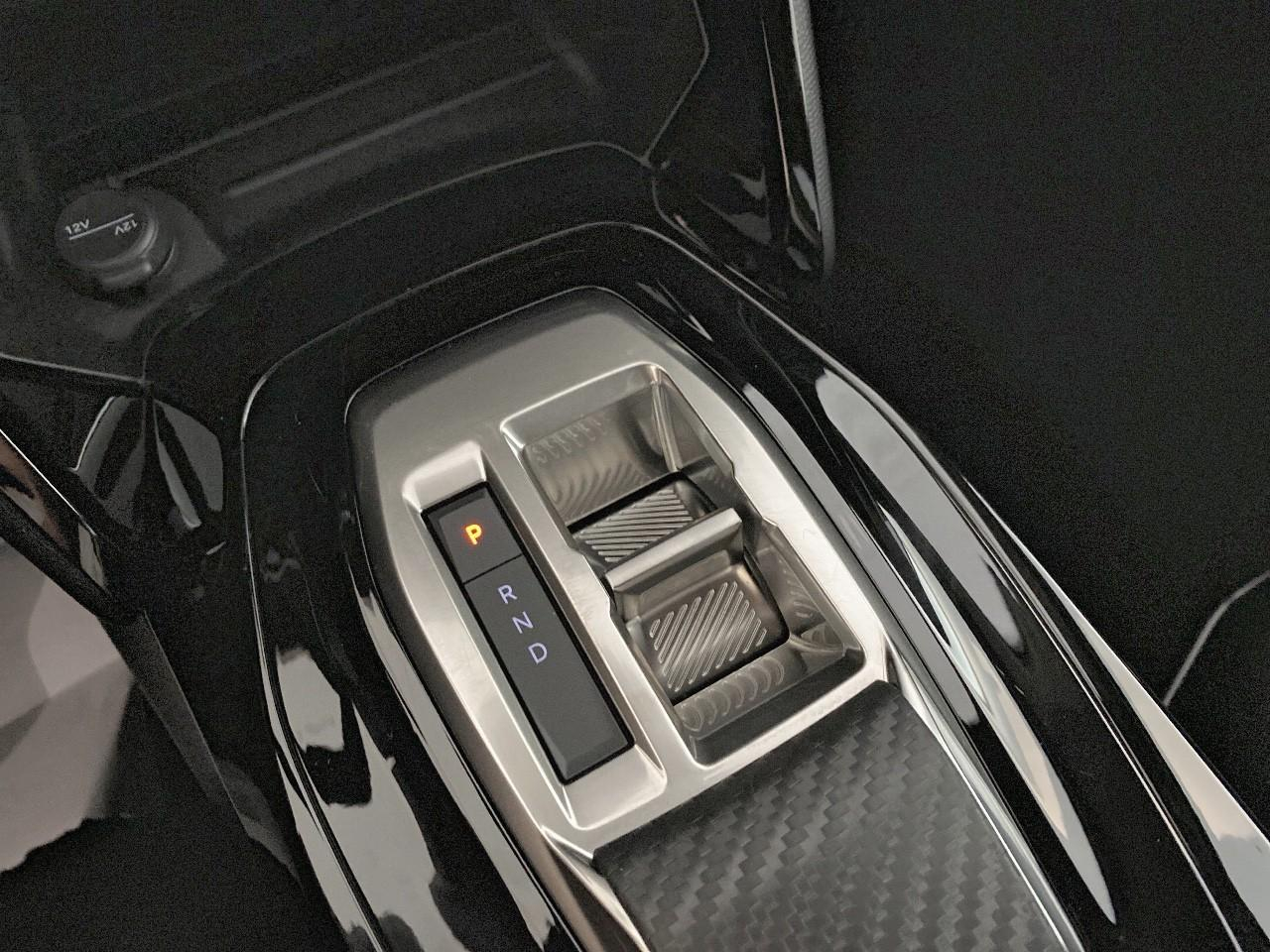 Peugeot 2008 hybrid 145 ch e-dcs6 allure — photo 15