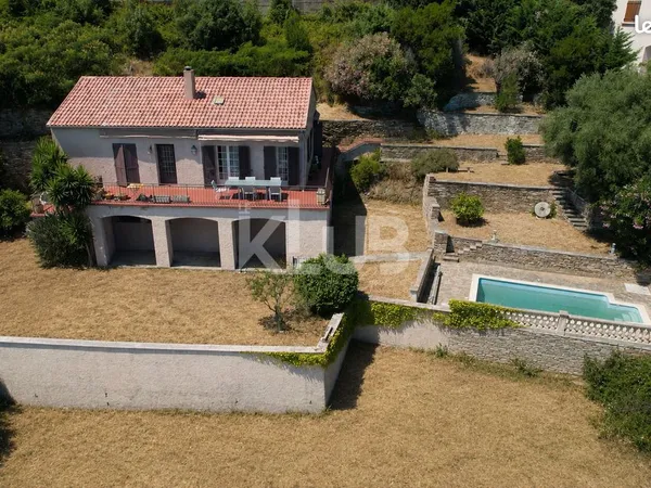 Propriété 5 pièces 182 m²