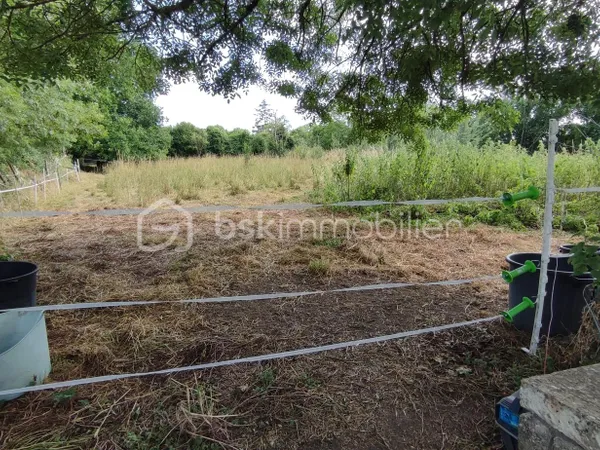 Terrain 1858 m²