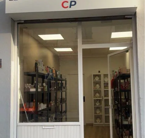 RARE LYON 6 - Fonds de commerce 41 m² - Local rénové - Loyer 678 /mois