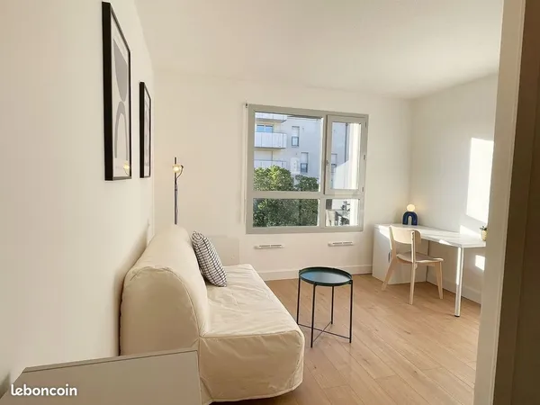 Studio meublé neuf — parking, piscine, baignoire, métro A (Arènes)