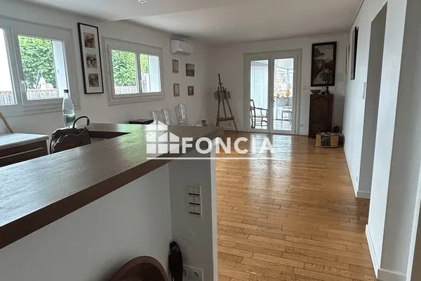 Appartement 2 pièces 77 m²