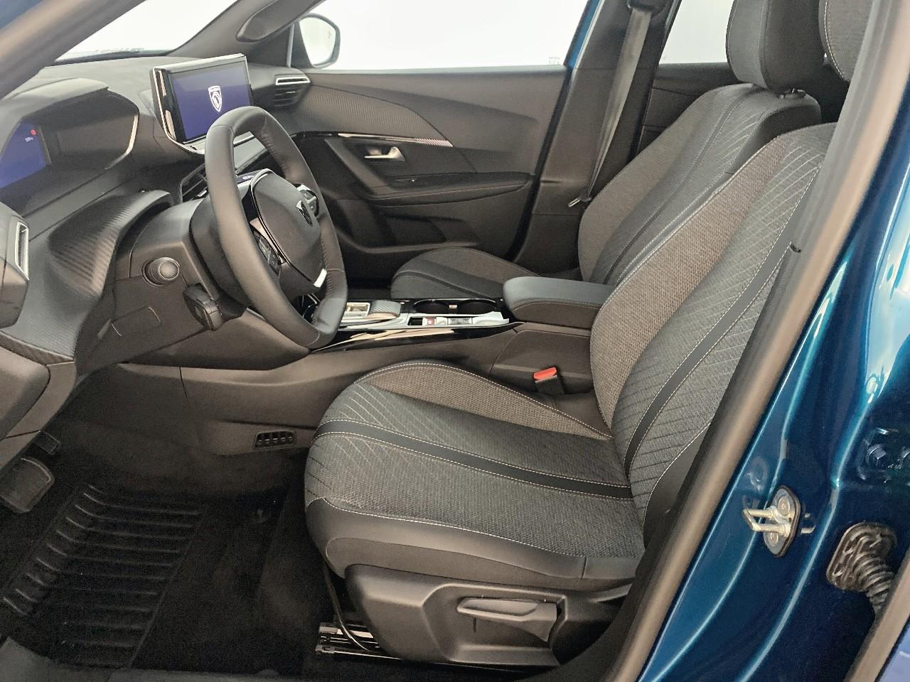 Peugeot 2008 hybrid 145 ch e-dcs6 allure — photo 9