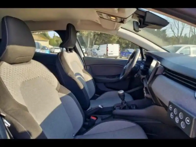 Renault Clio 1.5 blue dci 100ch evolution - 24 — photo 10