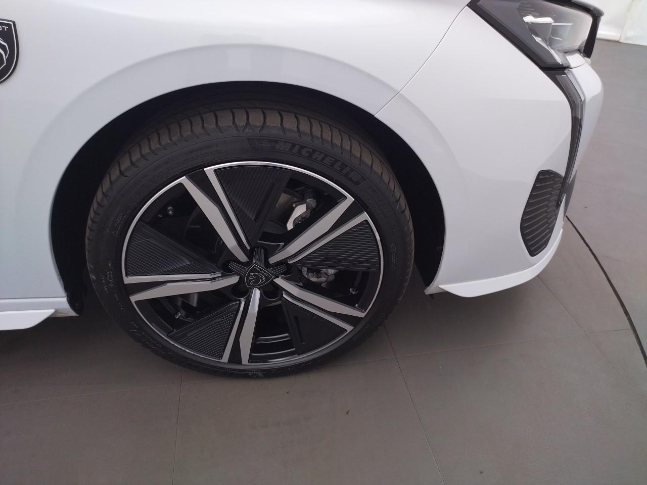 Peugeot 308 hybrid 136 e-dcs6 gt — photo 26