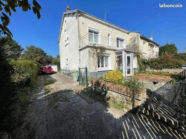 Saint Avertin. Maison à rénover de 147m² env. Sur un terrain de 495m² env
