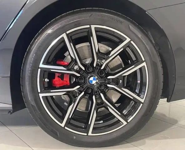 Bmw I4 edrive40 340 ch bva — photo 16