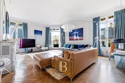 Appartement 6 pièces 220 m²