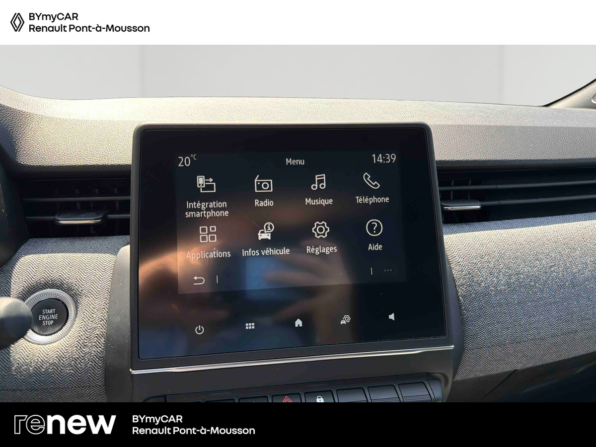 Renault Clio E-Tech full hybrid 145 — photo 16