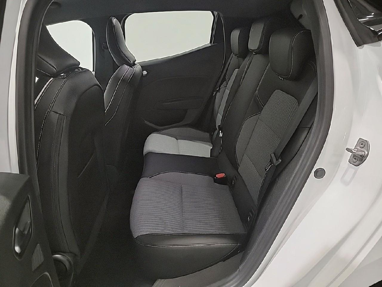 Renault Clio tce 90 ch gsr2 techno — photo 10