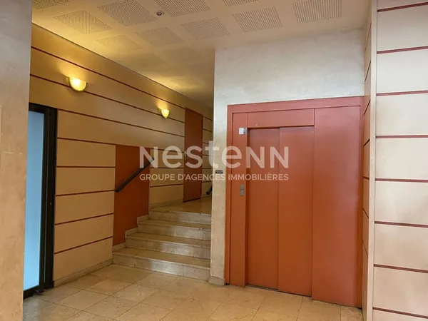 Grand Studio rénové de 40 m2 plein centre Avenue Franklin Roosevelt - 69500 BRON