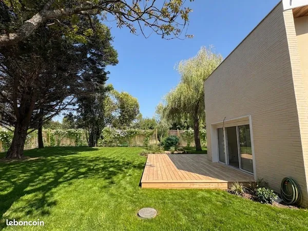Propriété 4 pièces 100 m²