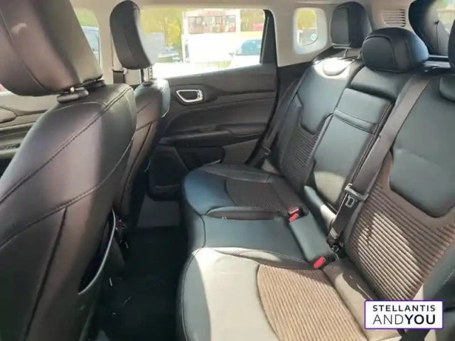 Jeep Compass 1.3 phev t4 240 ch 4xe eawd — photo 10