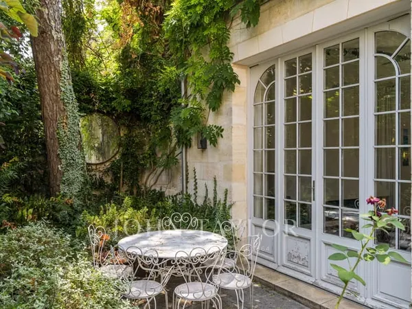 Pavillon meublé - 2 chambres - Climatisation - Terrasse - Quartier Saint Seurin