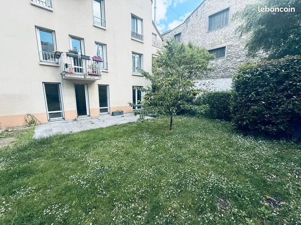 MONTREUIL CENTRE - 3 pièces 62,20 m² Carrez - Terrasse 17,85 m² + Jardin + Parking