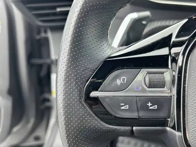 Peugeot 2008 puretech 130 s&amp;s eat8 — photo 19