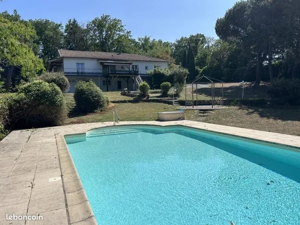 Maison 5 pièces 212 m²