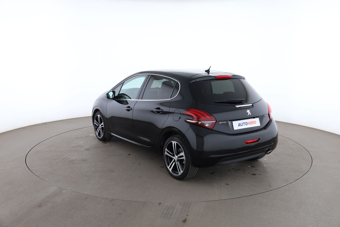Peugeot 208 1.6 Blue-HDi GT Line — photo 3