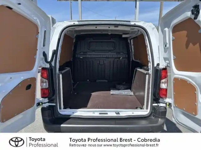 Toyota Proace city medium 100 d-4d start mc24 — photo 10