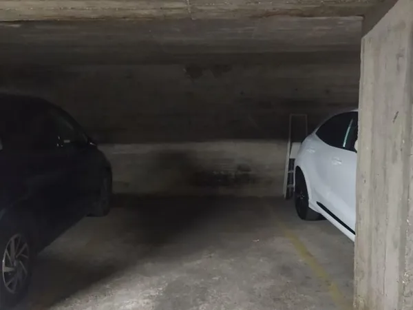 Place de parking au pied du métro villejuif Louis Aragon