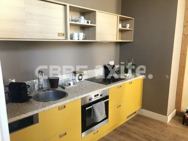 Local professionnel 95 m²