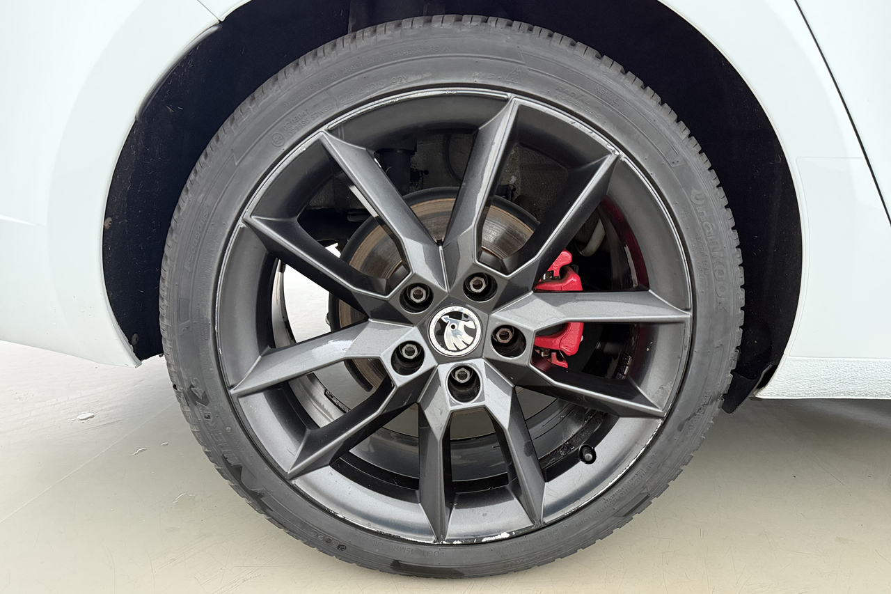 Skoda Octavia Combi — photo 20