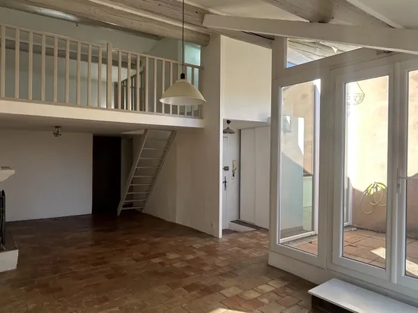 Lambesc - Appartement 98 m² 3 chambres terrasse puit de lumiere