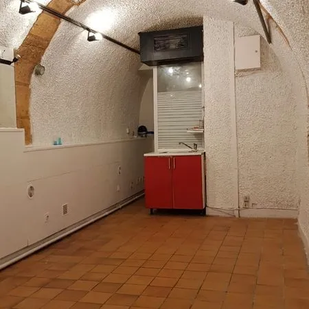 Locale d'activités en sous-sol